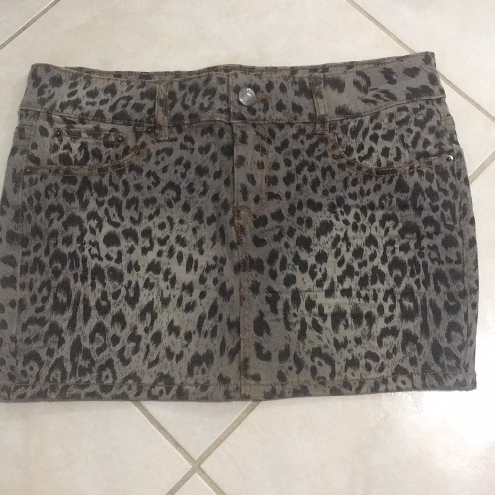 Leopard print skirt.